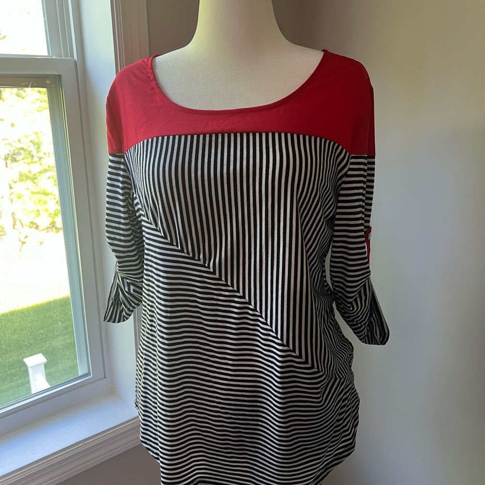 NY Collection Red and Black Asymmetrical Tunic